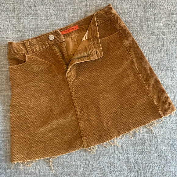Retro-style Corduroy Mini Skirt - Picture 3 of 6